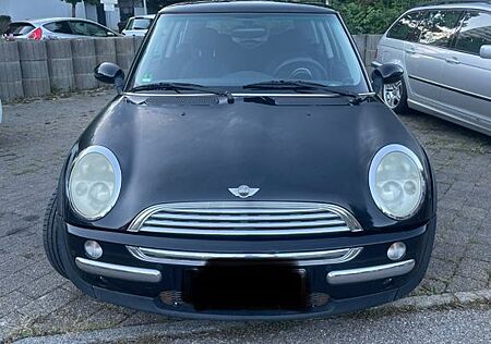 Mini Cooper 8-fach bereift