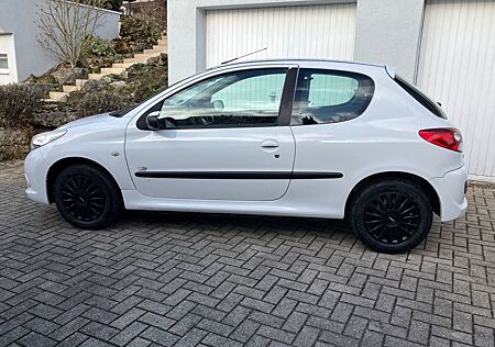 Peugeot 206 Plus 1.4 75 PS TÜV Reifen Bremsen NEU !!!