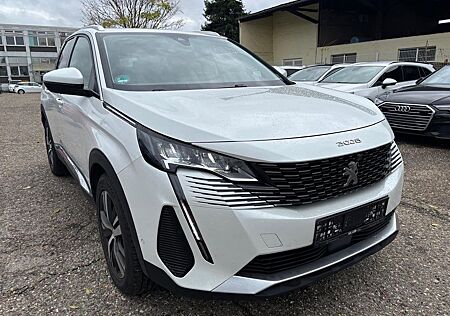 Peugeot 3008 Allure Pack 1.5 Aut/Navi/LED/13900netto