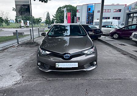 Toyota Auris Hybrid Team D