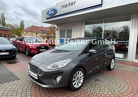 Ford Fiesta Titanium / BLIS+Navi+ACC