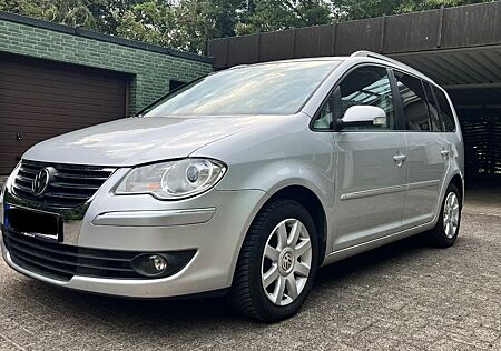VW Touran Volkswagen 1.9 TDI DPF Highline 7 Sitzer
