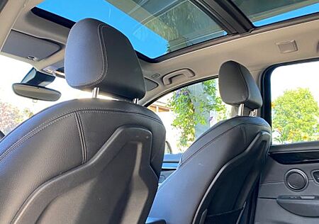BMW 2er 220 Active Tourer 220i Sport ...Panoramadach AHK
