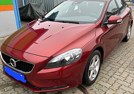 Volvo V40 D2 -