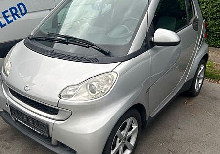 Smart ForTwo coupé 1.0 mit neuem tüv und ohne Mängel