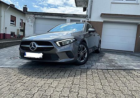 Mercedes-Benz A 200 -Progressiv Standheizung MBUX