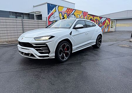 Lamborghini Urus 4.0 V8 Autom PANO+HUD 360 ADAS B&O