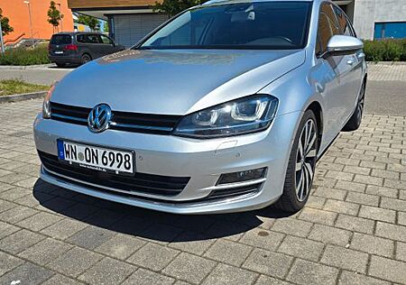 VW Golf Volkswagen 2.0 TDI DSG/StandHz/DCC/ACC/Dynaudio