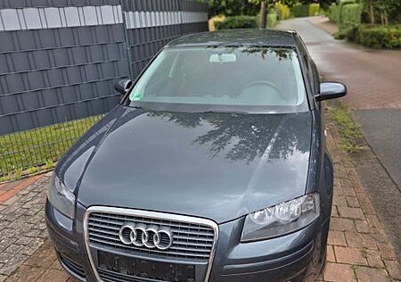 Audi A3 1.6 Ambiente Sportback Ambiente