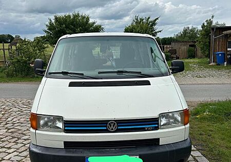 VW T4 Caravelle Volkswagen 2,5-l-Diesel TDI Siebensitzer/ Bett