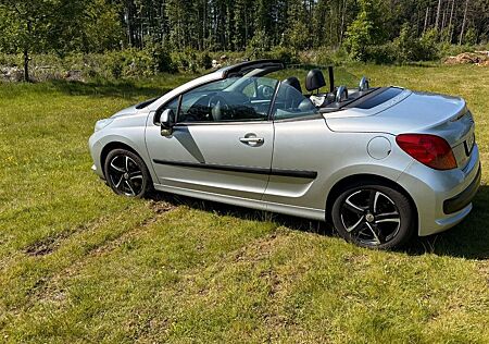 Peugeot 207 CC // sehr gepflegt!! // TÜV bis 04/2026