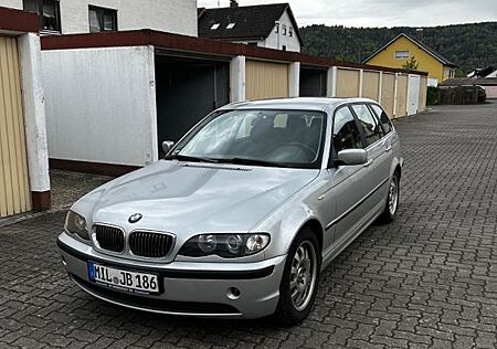 BMW 320i Touring (E46) Facelift