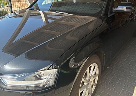 Audi A4 2.0 TDI 100kW ultra Attraction Avant Attr...