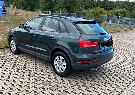 Audi Q3 2.0 TDI -NAV/AHK/Xenon/Scheckheft