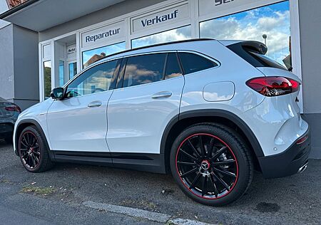 Mercedes-Benz GLA 220 GLA 220d 4M Edition1 +Vollausstattung+1. Hand!!!