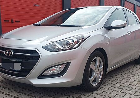 Hyundai i30 blue 1.4 Trend Trend