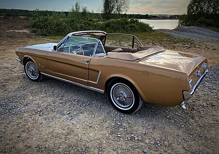 Ford Mustang Cabriolet V8 D Code (225PS)