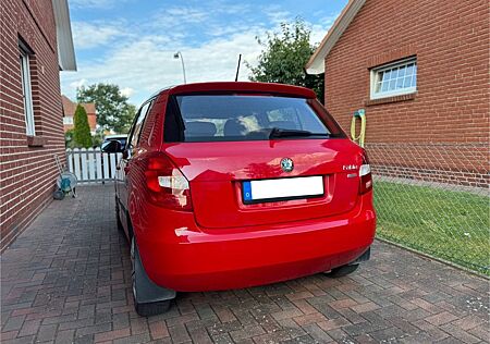 Skoda Fabia 1.2l TSI DSG Ambiente AUTOMATIK WENIG KM