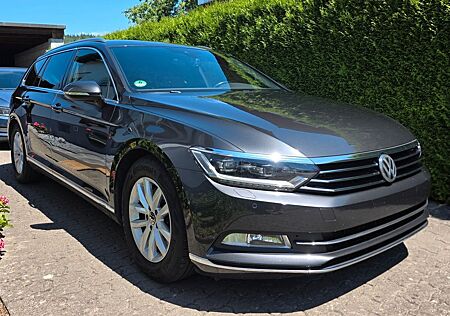 VW Passat Variant Volkswagen 2.0 TDI DSG Variant *Gepflegt*