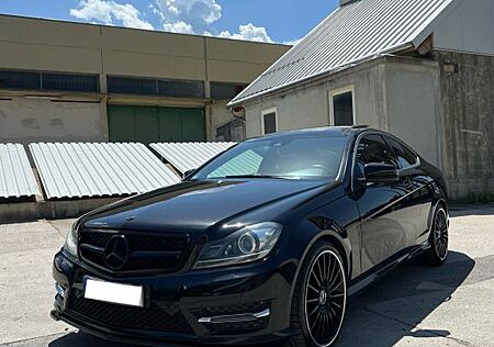 Mercedes-Benz C 350 Coupé Autom. - Pano.-Dach AMG Paket