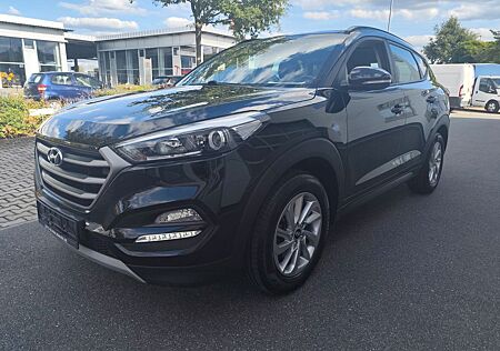 Hyundai Tucson Select 2WD Pano 8 Fach Kamera SHZ