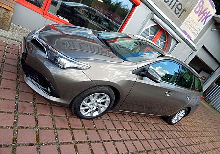 Toyota Auris Touring Sports Edition-S