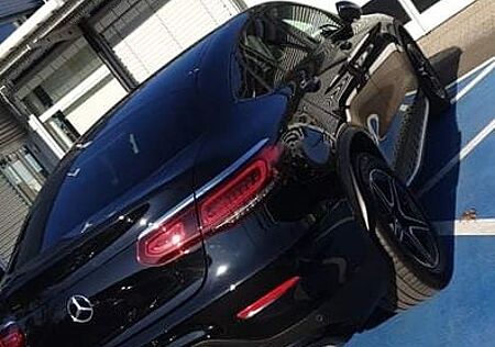 Mercedes-Benz GLC 300 4MATIC | 8-fach bereift LED | Navi | AMG