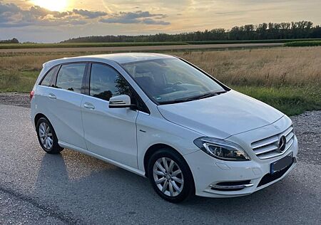 Mercedes-Benz B 180 BlueEFFICIENCY -AHK-Sitzheizung