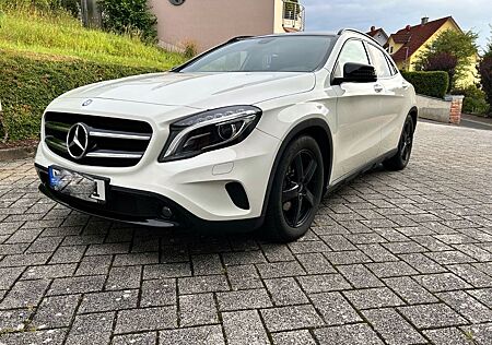 Mercedes-Benz GLA 220 CDI 4MATIC DCT -