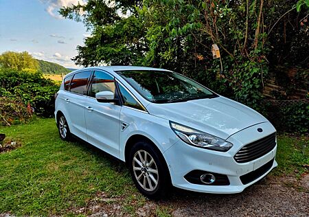 Ford S-Max 2,0 TDCi 132kW 4x4 Titanium PowerShift...