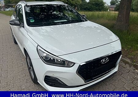 Hyundai i30 cw Passion //KAMERA//SHZ//EXTRAS//