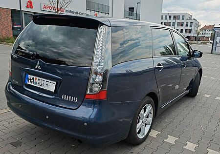 Mitsubishi Grandis 2.0 DI-D Intense 6 Gang 6Sitzer