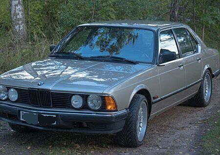 BMW 745