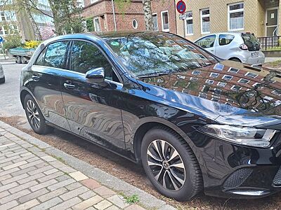 Mercedes-Benz A180d 7G-DCT+NAVI+VIRTUAL+TEMPO+PDC+SHZ