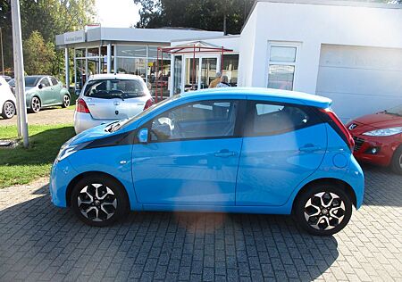 Toyota Aygo (X) Aygo (X) 1,0-l-VVT-i x-play connect
