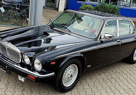 Jaguar Daimler XJ 12 Limousine H Abnahme Double Six