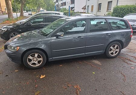 Volvo V50 1.8 Momentum Klima +AHK+Sitzheiz+TÜV06,2026