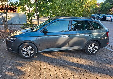 Skoda Fabia 1.0l TSI 70kW STYLE COMBI mit AHK