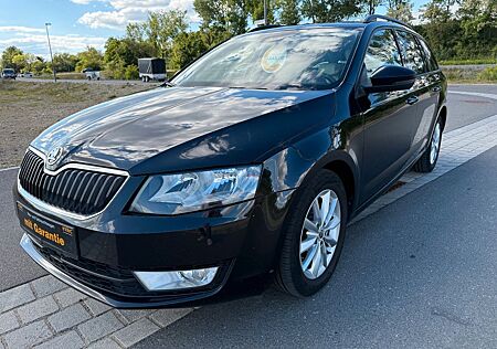 Skoda Octavia Combi Style ACC NAVI SZH PDC