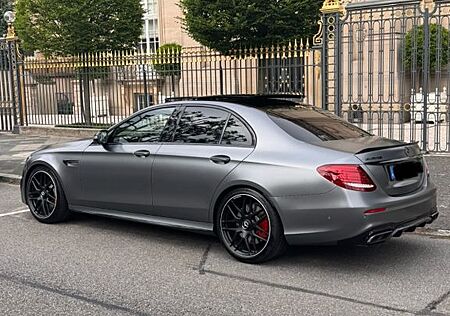 Mercedes-Benz E 63 AMG Mercedes-AMG E 63 S 4MATIC+ MB100 Garantie
