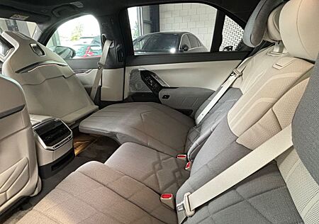 BMW 740 d xDrive KINOTV kaschmir LoungeSEAT NP165600