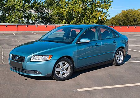 Volvo S40 1.8 Limousine S-Heft 8 Fach Bereift