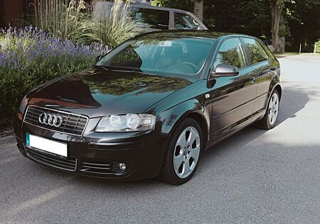 Audi A3 2.0 FSI Attraction Attraction