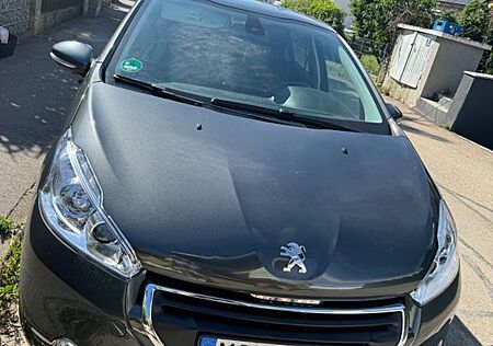 Peugeot 208 1.6 e-HDi 114ps