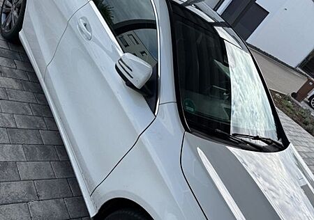 Mercedes-Benz CLA 200 d 4MATIC DCT -
