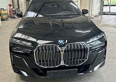 BMW 740 d xDrive MSport IndividualLeder Merino