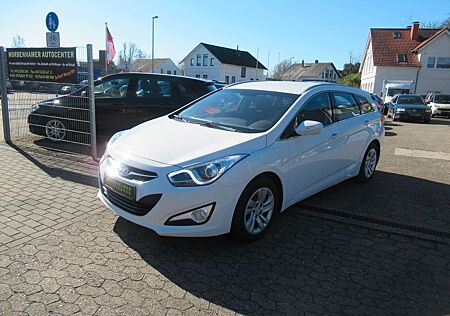 Hyundai i40 cw 1.6 GDI Comfort KLIMA LED TÜV NEU