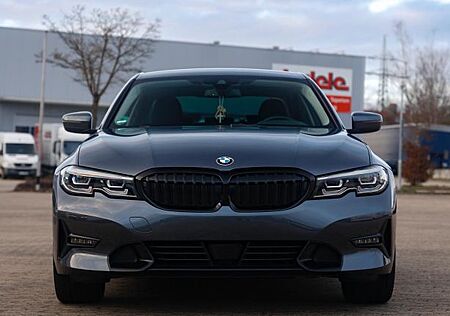 BMW 330i Sport Line