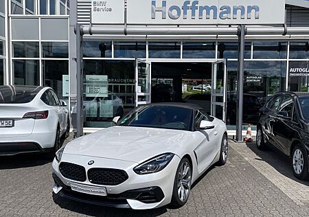 BMW Z4 sDrive 20 i Sport Line - Navi/LED/LEDER