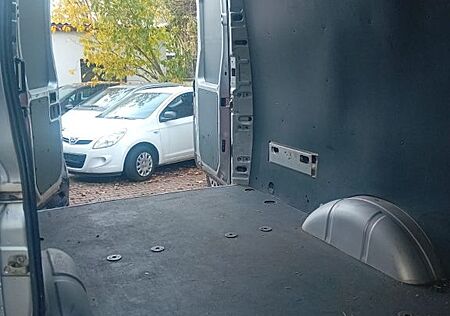 IVECO LKW geschlossen Kasten